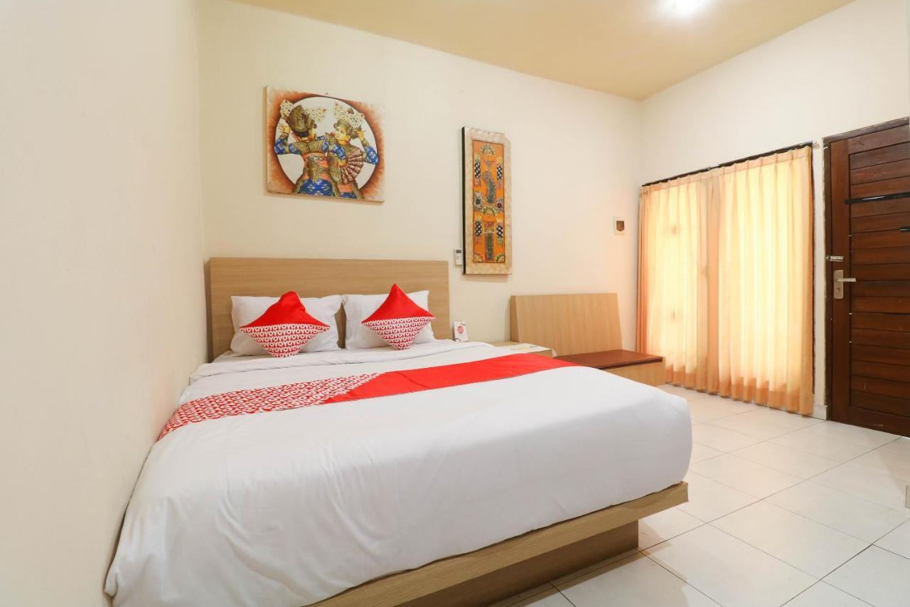 Oyo 2581 Ketut Smile Hotel Denpasar  Exterior photo