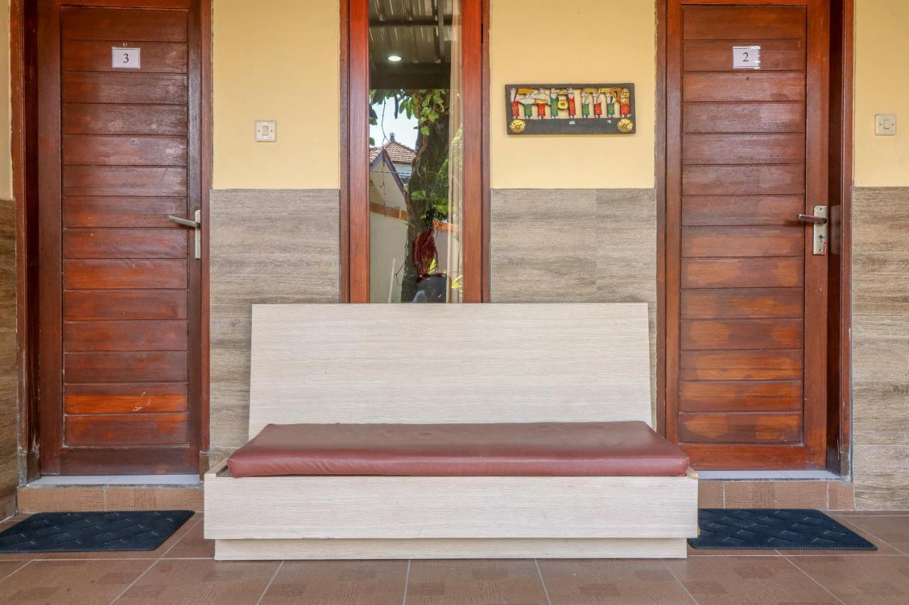 Oyo 2581 Ketut Smile Hotel Denpasar  Exterior photo